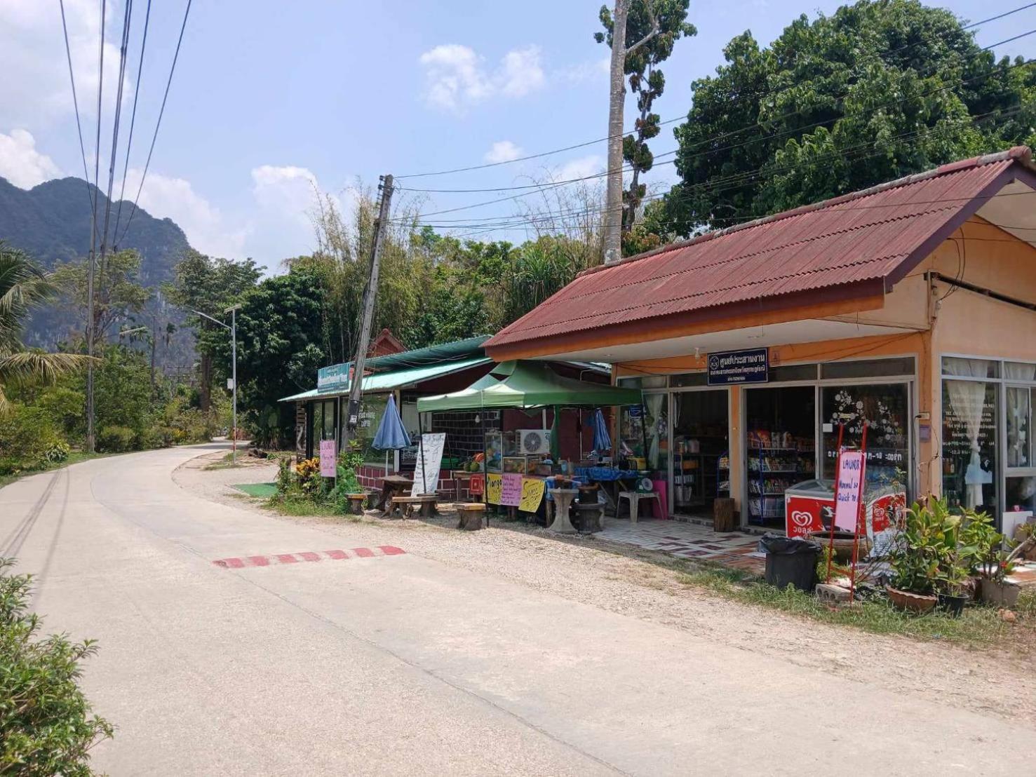 Bamboo House Hotel Khao Sok National Park Exterior photo