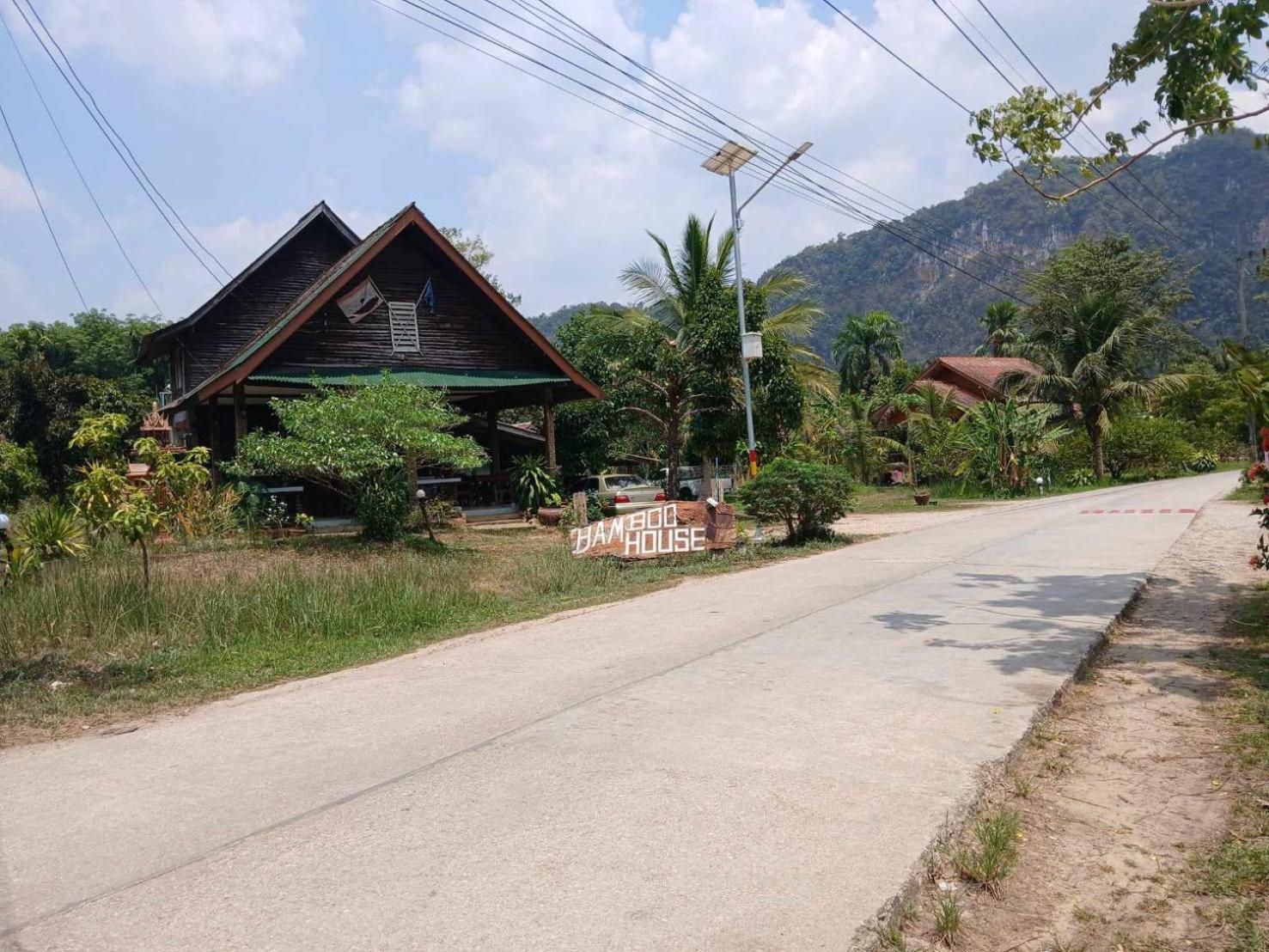 Bamboo House Hotel Khao Sok National Park Exterior photo