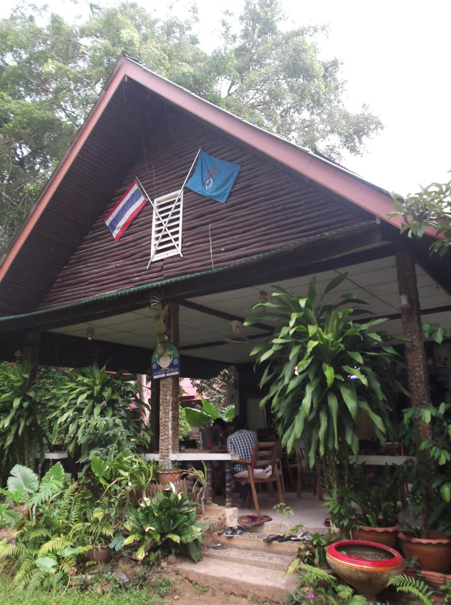 Bamboo House Hotel Khao Sok National Park Exterior photo