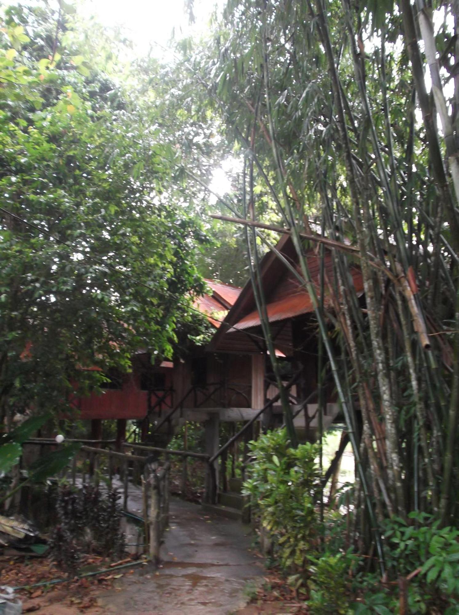 Bamboo House Hotel Khao Sok National Park Exterior photo