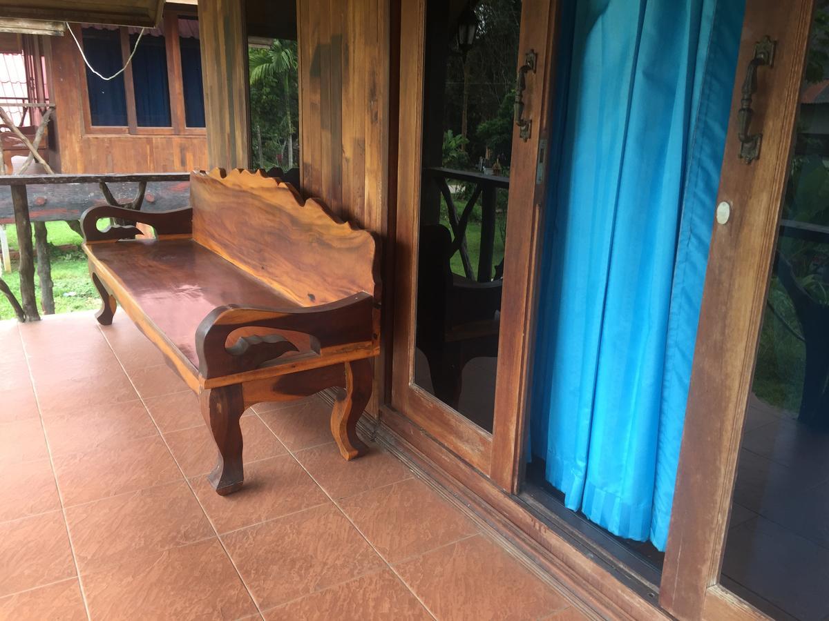 Bamboo House Hotel Khao Sok National Park Exterior photo
